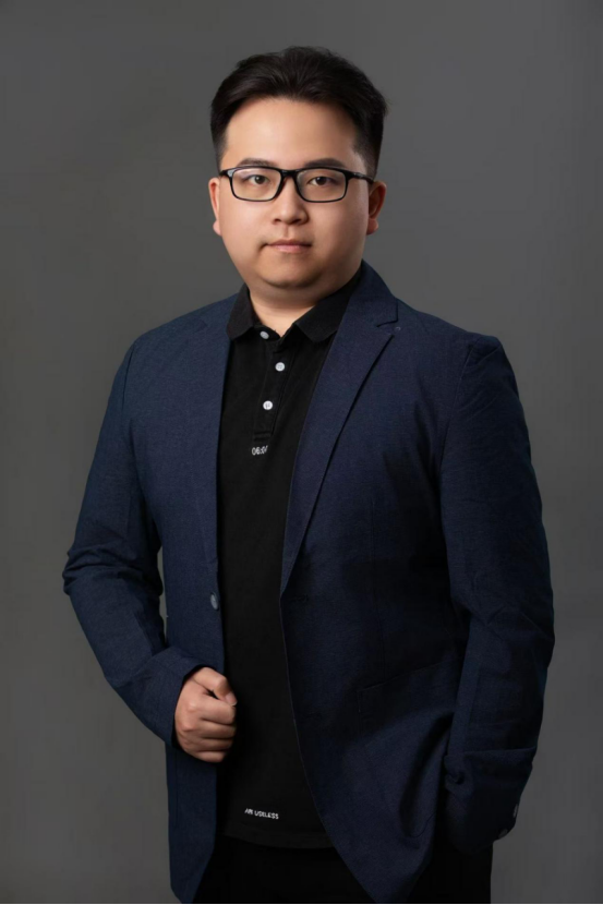 书院辅导员李功威